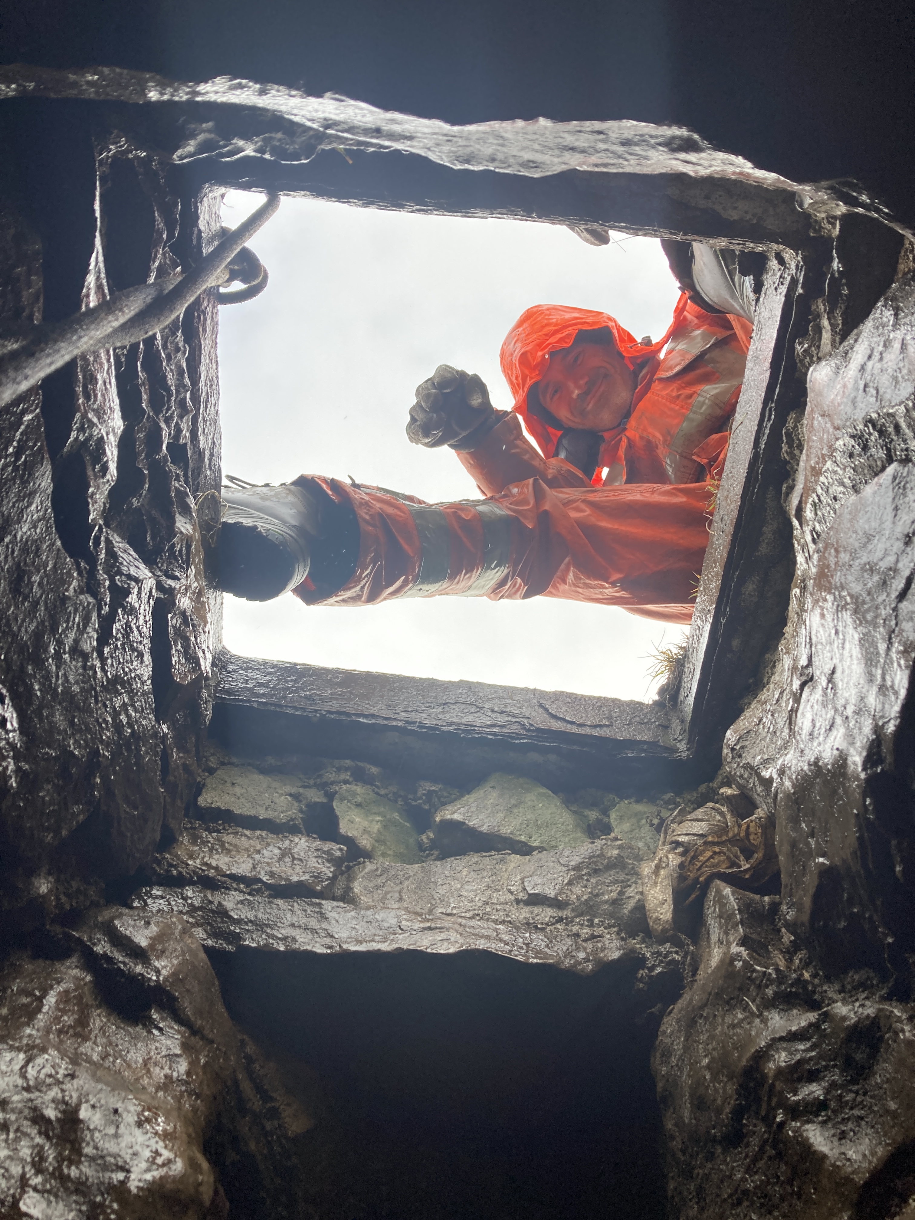 Peak District/Sheffield caving club in Mountbatten Pot