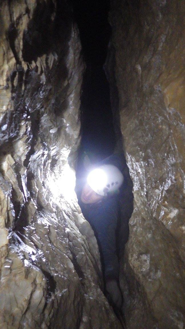 Peak District/Sheffield caving club in Rowter Hole Extensions