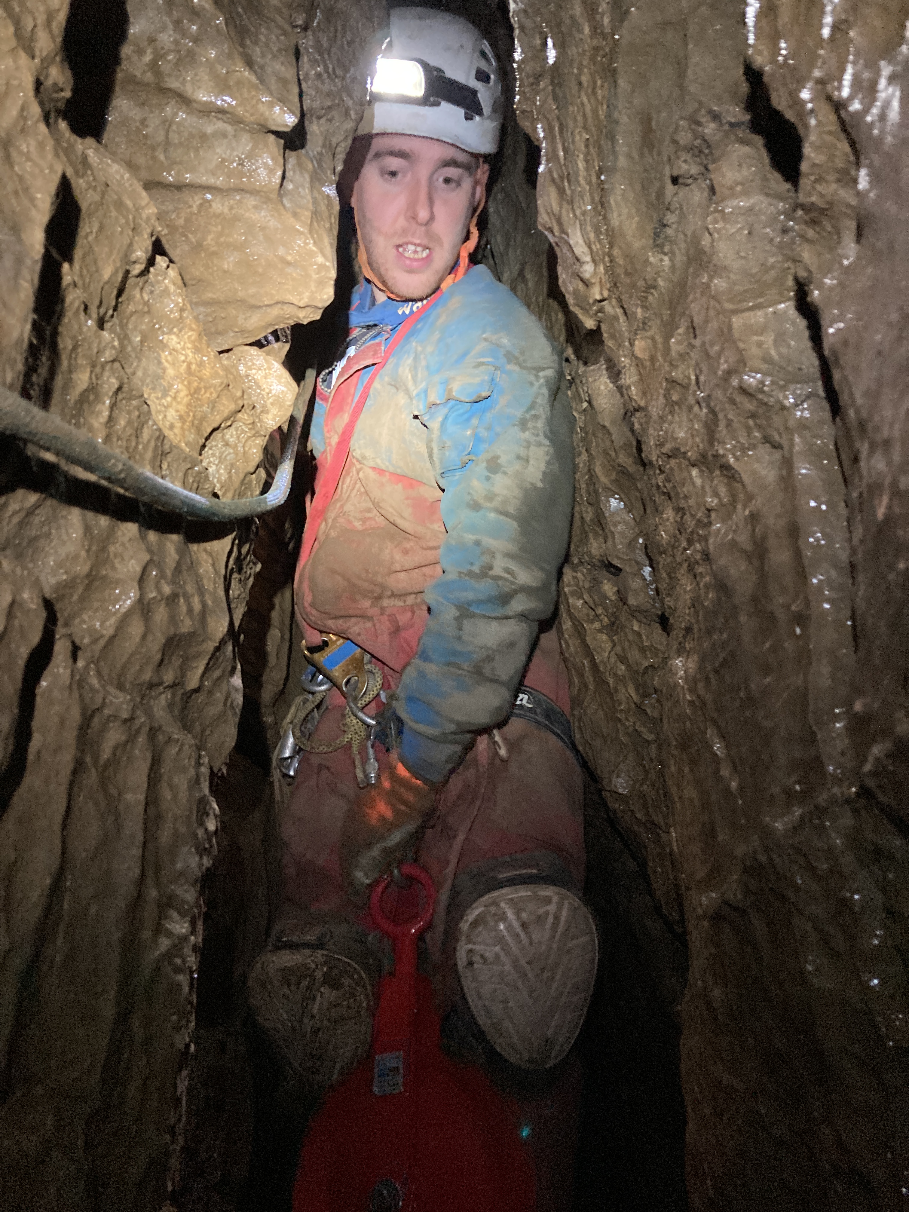 Peak District/Sheffield caving club in Mountbatten Pot